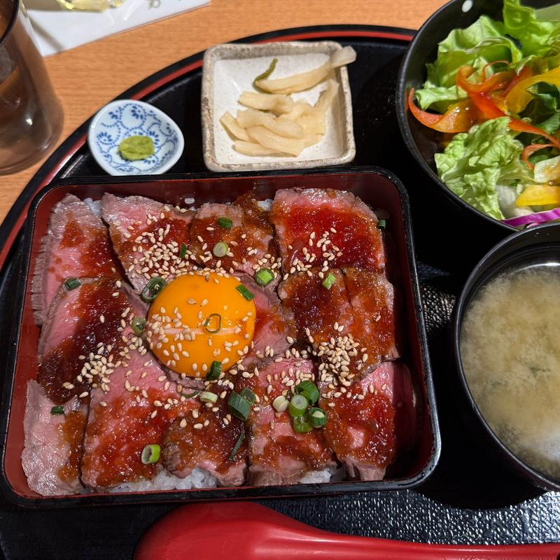 国産牛のローストビーフ重(宮崎料理 万作 渋谷ヒカリエ店)