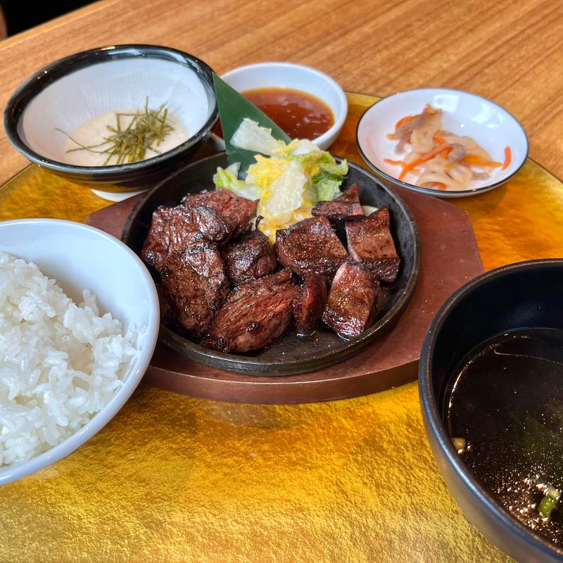 牛たん赤身切り落とし＆厚切り牛ハラミ定食(牛タン 伊地知 御茶ノ水ワテラス店)