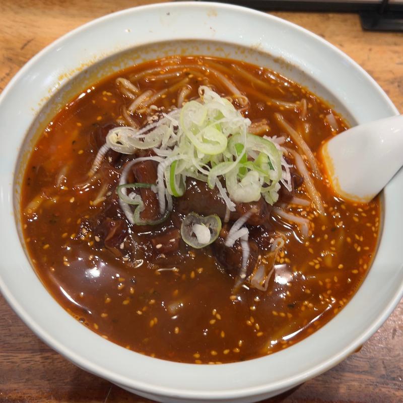 牛スジ担々麺(蒼龍唐玉堂 吉祥寺店 （ソウリュウトウギョクドウ）)
