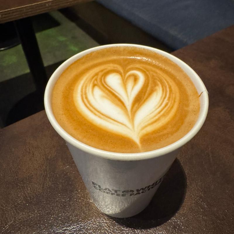 ラテ(フラット ホワイト コーヒー ファクトリー 三春店)