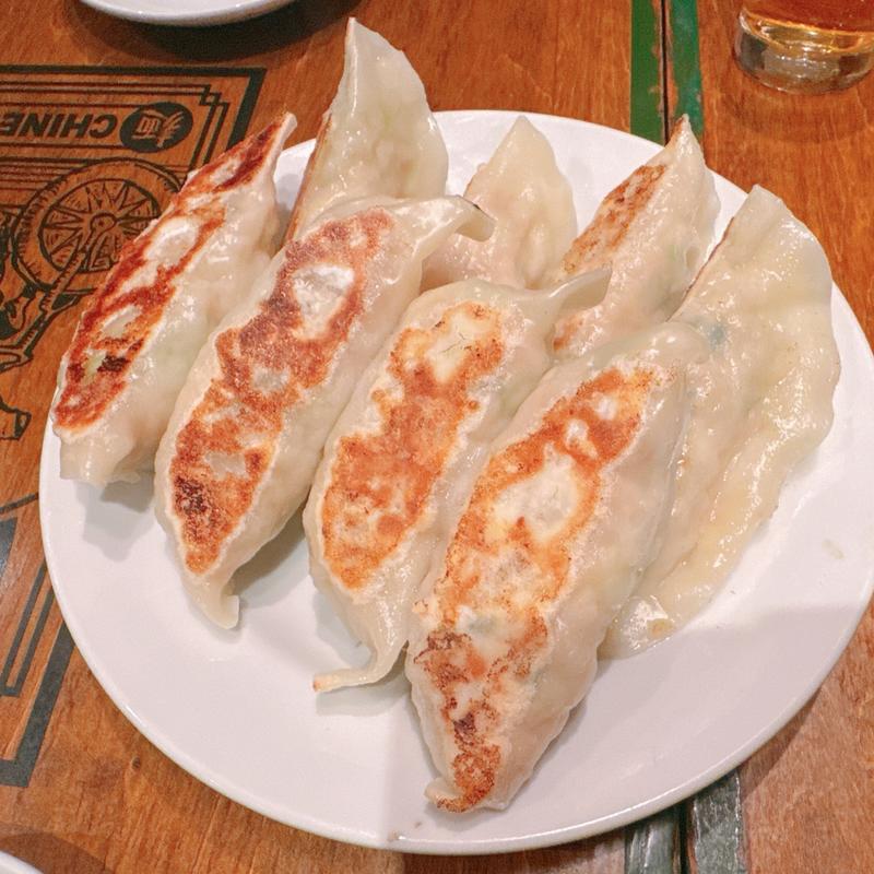 名物大餃子　8本(万豚記 京都 錦小路店 （ワンツーチー）)