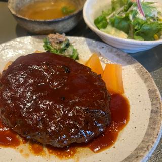 亀岡牛100%手ごねハンバーグランチ 自家製ソース(牛楽 （ぎゅうらく）)