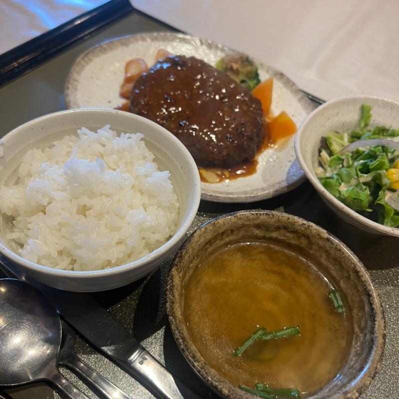 亀岡牛100%手ごねハンバーグランチ デミグラスソース(牛楽 （ぎゅうらく）)