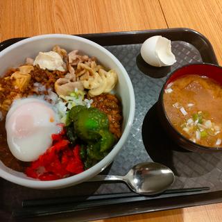 サンゾー丼セット(たまねぎ本舗さすらい屋)