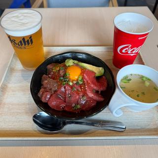 本マグロの贅沢漬け丼(POKEBOWL カナロア 豊洲千客万来店)