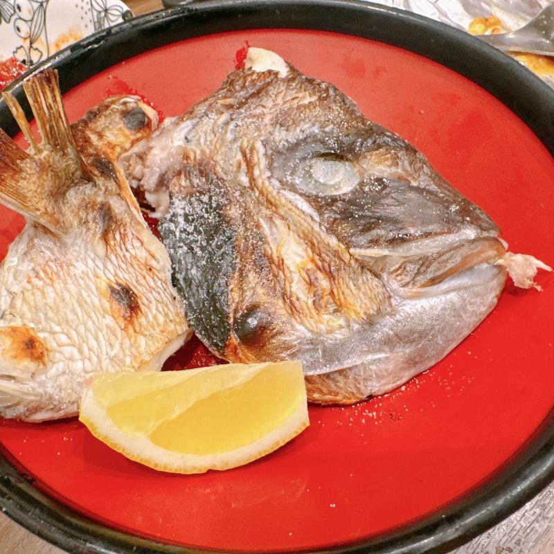 鯛カマの塩焼き(魚屋に毛のはえた様なお店、京都つりや)