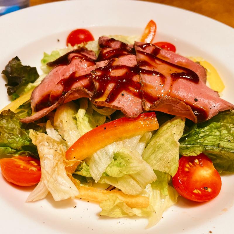 スモール　ローストビーフのサラダ(ジョリーパスタ 沢良宜店)