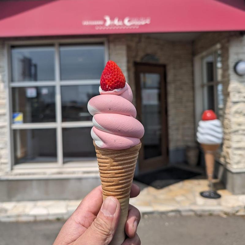 モコモコいちごのいちご乗せ(末廣軒・パティスリー ジョリ クレール)