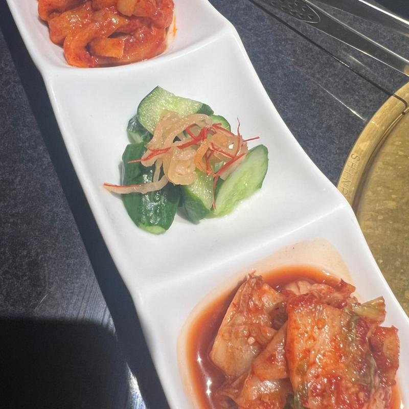 キムチの盛り合わせ(和牛専門店 焼肉 牛和 (うしかず))