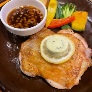 阿波踊りチキンソテーとエビフライ