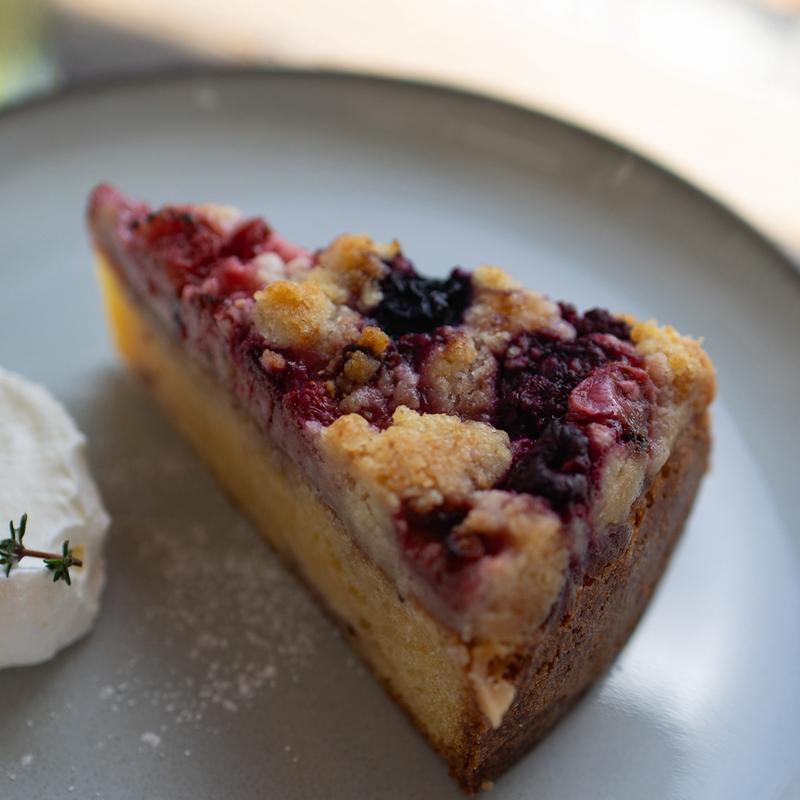 3種のベリーのクランブルケーキ(Piece by Piece coffee)