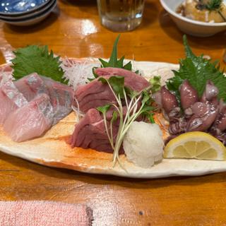 刺身三点盛り(呑者家 本店 （どんじゃか）)