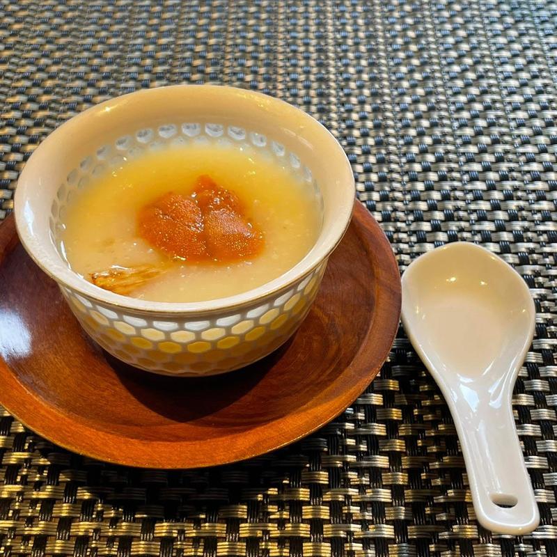 白アスパラガスとウニのスープ(chinois蓮歩)