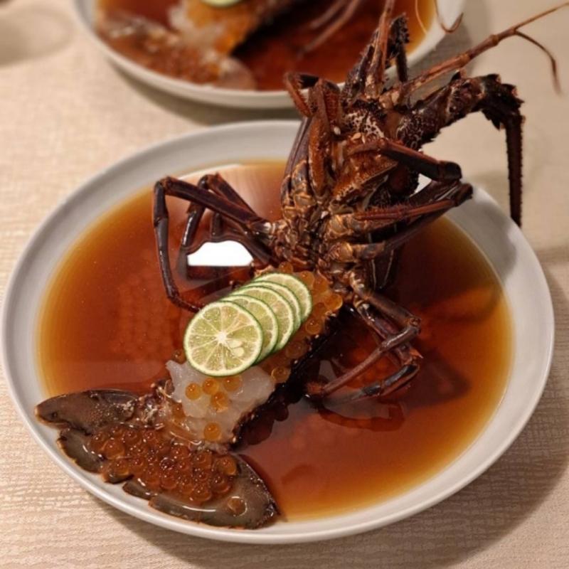 伊勢海老(唯Sinaburo参鶏湯)