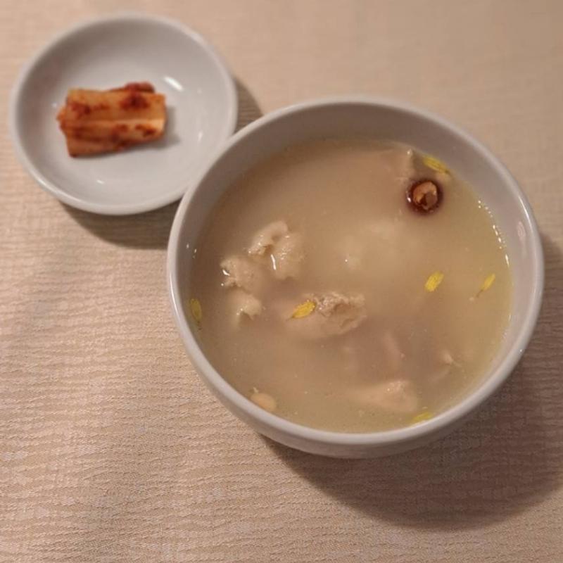 参鶏湯(唯Sinaburo参鶏湯)