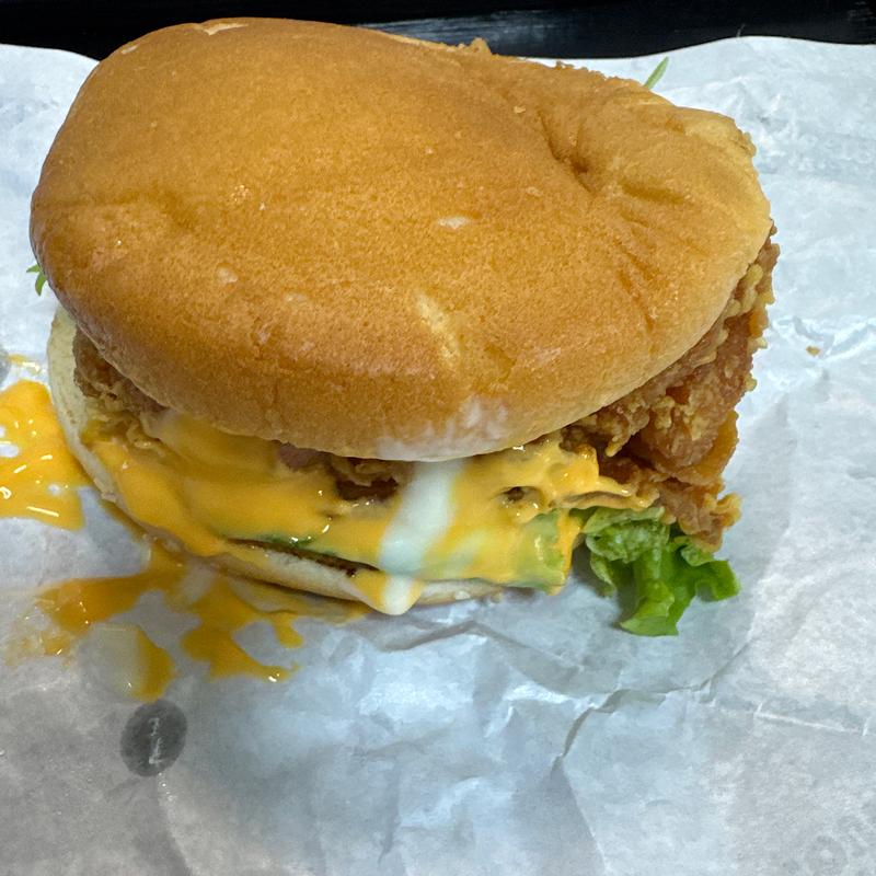 トリプルチーズサイバーガー(マムズタッチ)