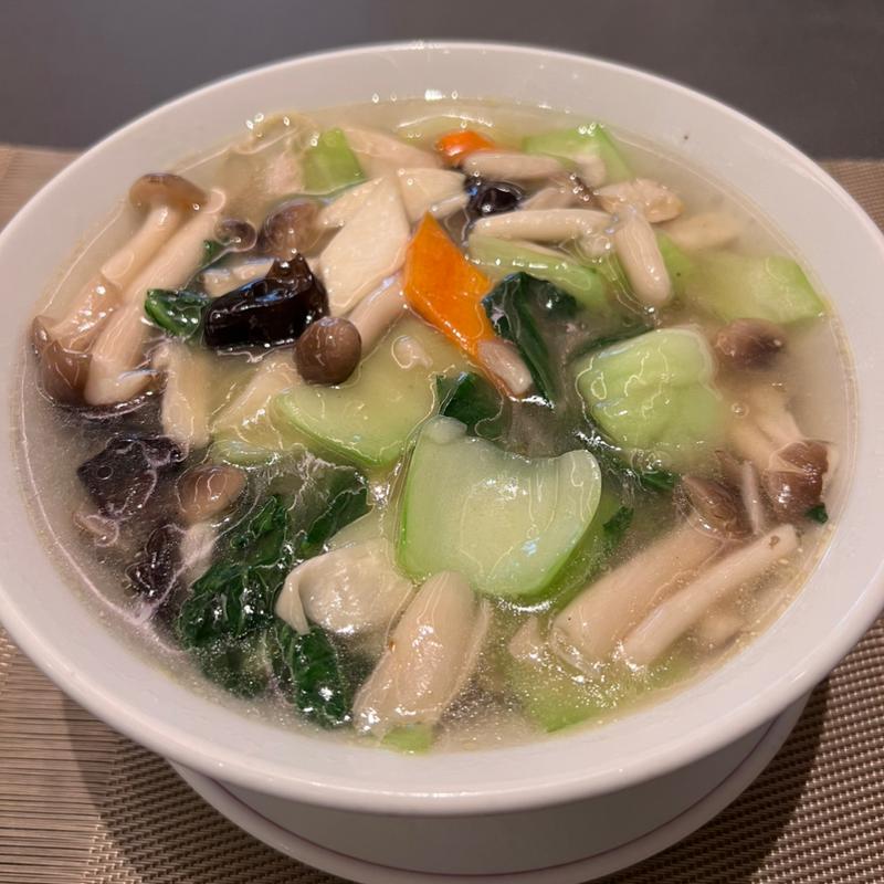 野菜スープそば(中国飯店 倶楽湾)