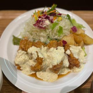 チキン南蛮定食(4個)(ボンバーキッチン )