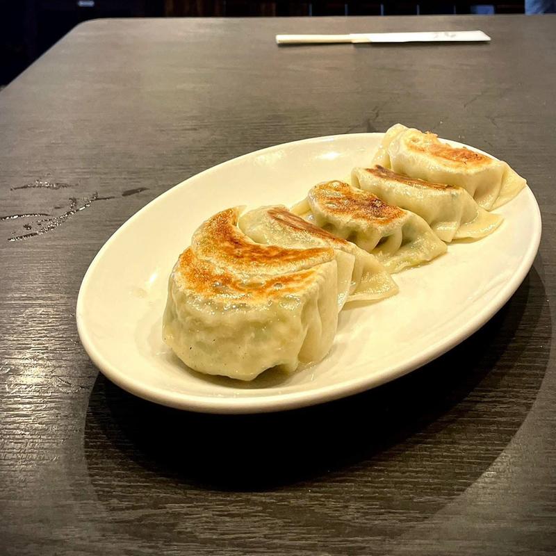 餃子(萬福飯店 （マンプクハンテン）)