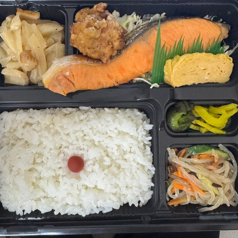 シャケ弁当(さまた)