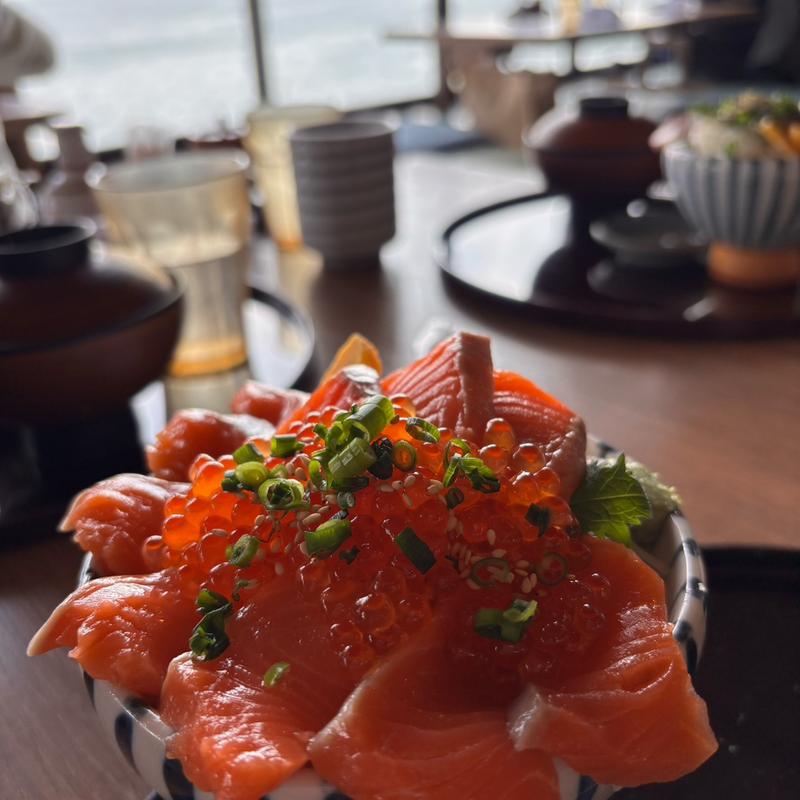 サーモンいくら丼(小田原食堂 だん)