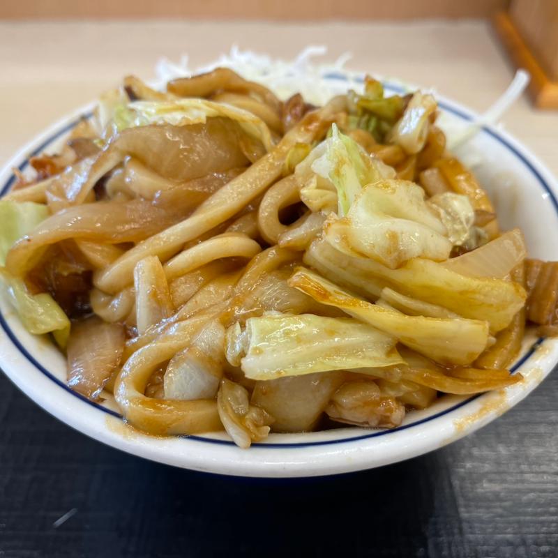 焼きうどんとチキンカツの合い盛り丼(かつや 東久留米店)