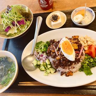 本日のごはんランチセット(think食堂 （シンクショクドウ）)