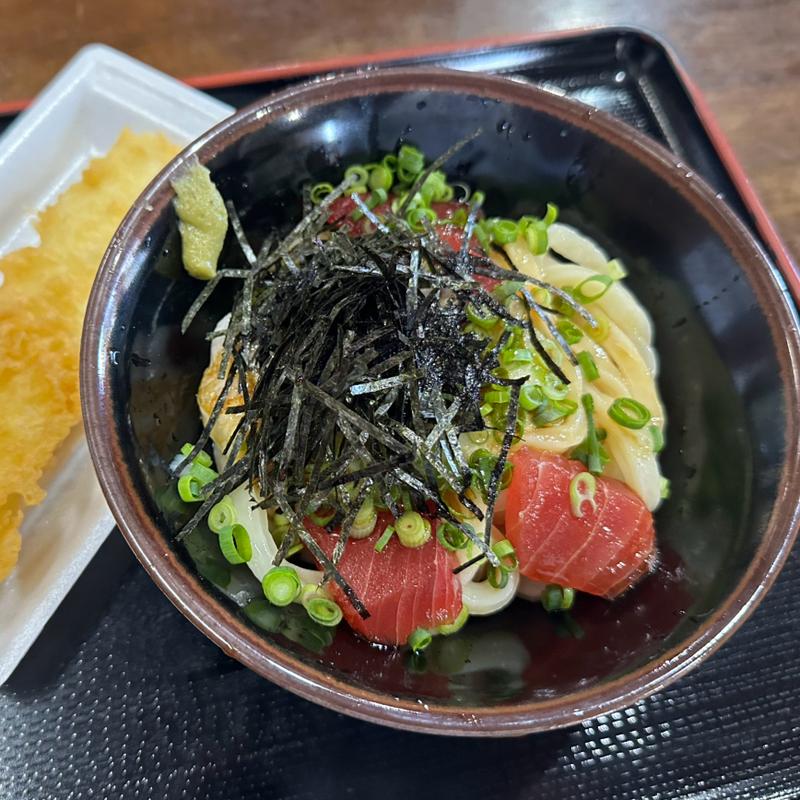 山かけ鉄火しょう油うどん(手打うどん 三徳)