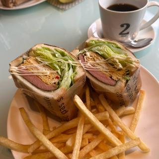沖縄の味ポーク卵サンド