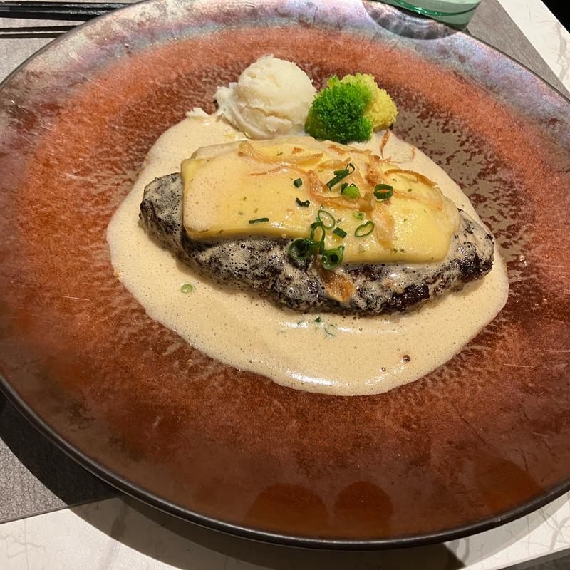 らいむらいと風チーズハンバーグ(らいむらいと 麻布台ヒルズ店)