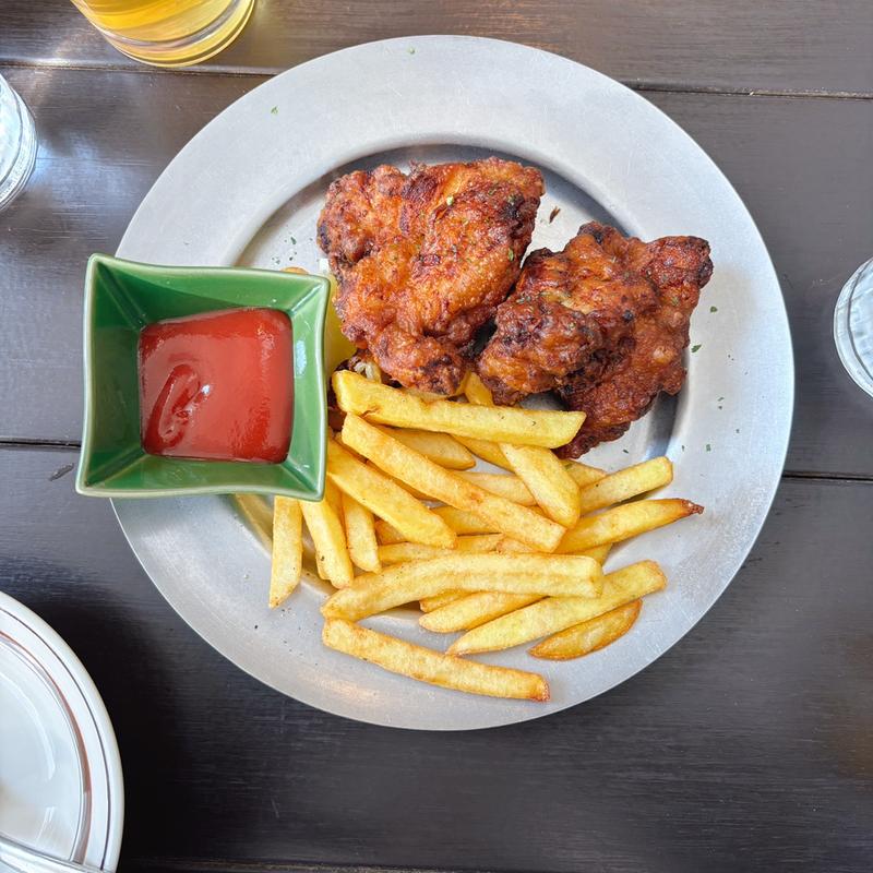 フライドチキン＆ポテト(Far Yeast Tokyo Brewery & Grill)