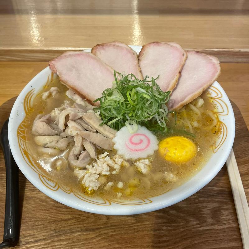 金の鶏中華(新旬屋 麺 新庄本店)