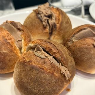 パンにパテを挟んだやつ(GRILL JUBAN)