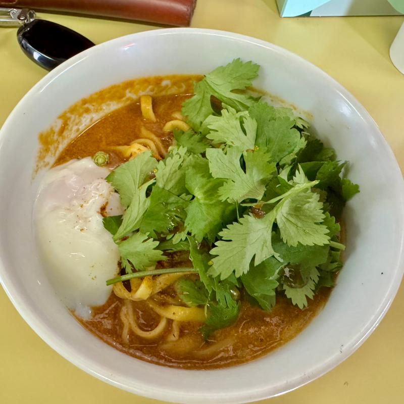 黒カラシビレ麺＋パクチー(龍門瀑 )