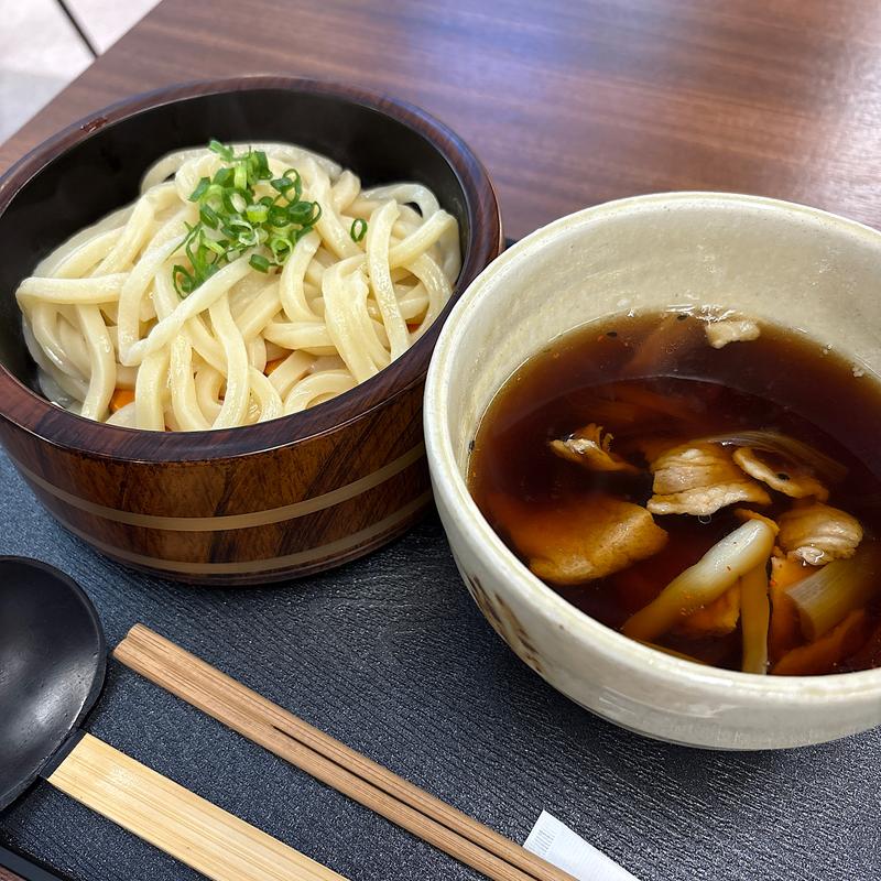 肉汁つけうどん(べに花の郷 桶まる大食堂)
