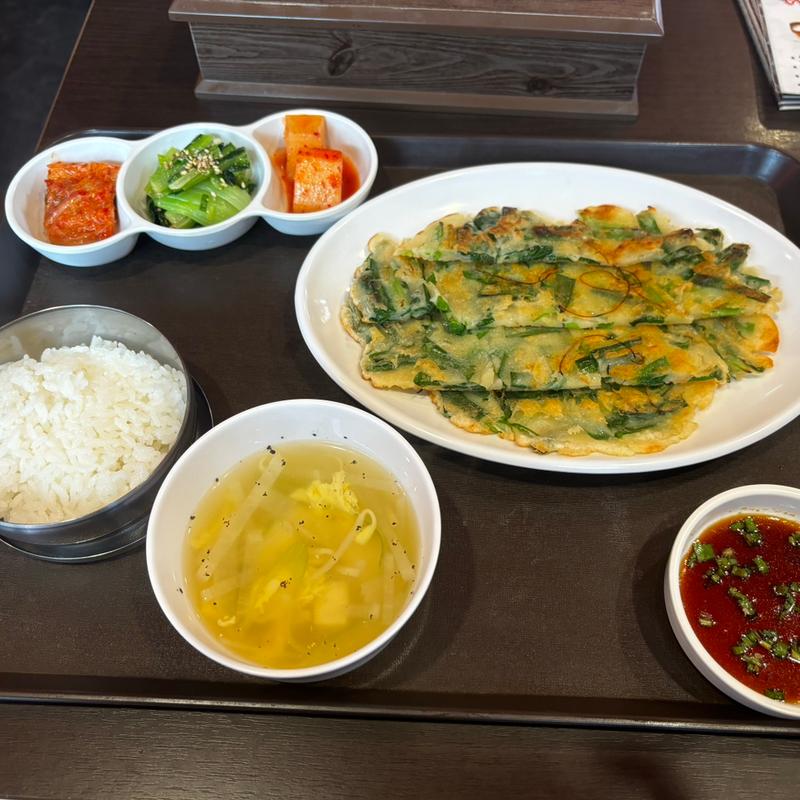 チヂミセット（小ライス小鉢スープ）(コッチュ )