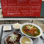 こってり辛口ホルモンメン味玉トッピングと純レバー定食(大衆めし とん平食堂 柏店)