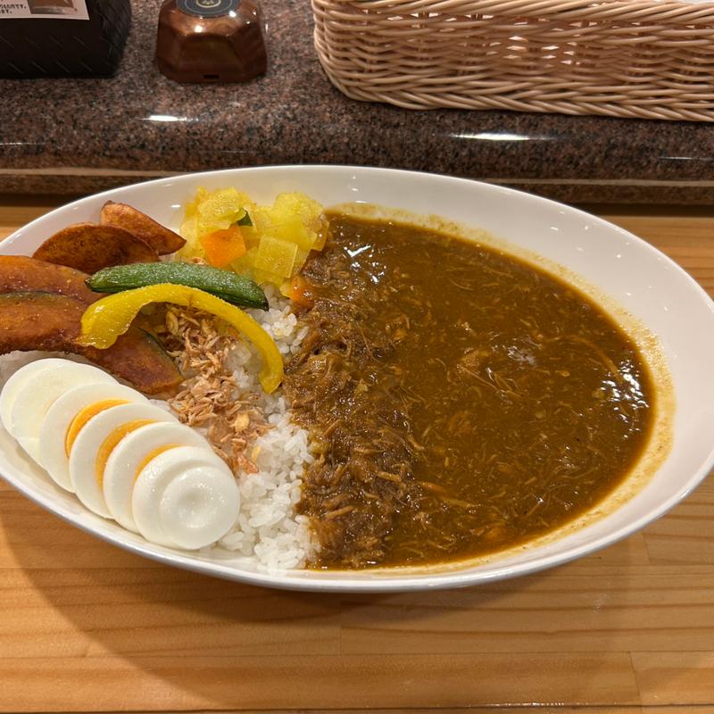 ハッシュドチキンカレー(大)+素揚げ野菜+ゆで卵(coocy)