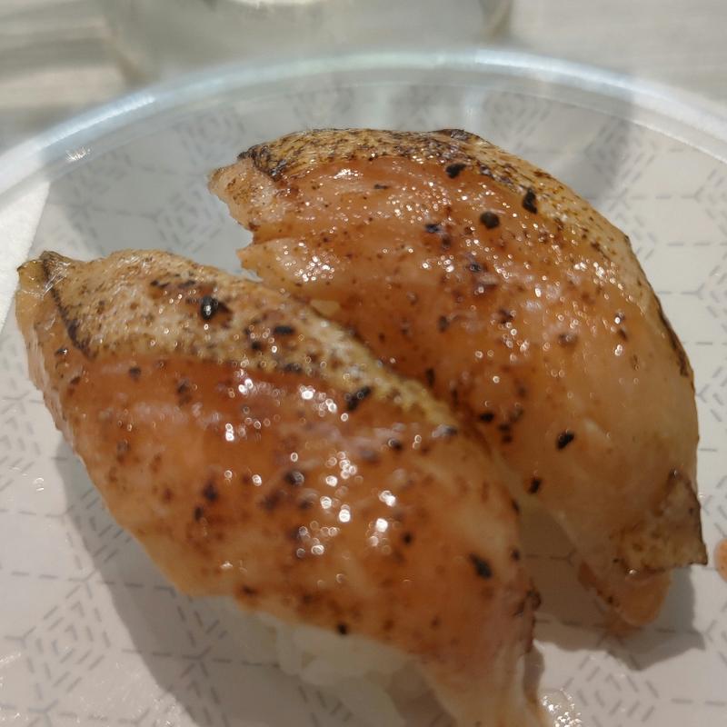 焼とろサーモンレアステーキ(はま寿司 関内セルテ店)