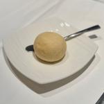 ランチコース　自家製パン(Steak Dining Vitis)