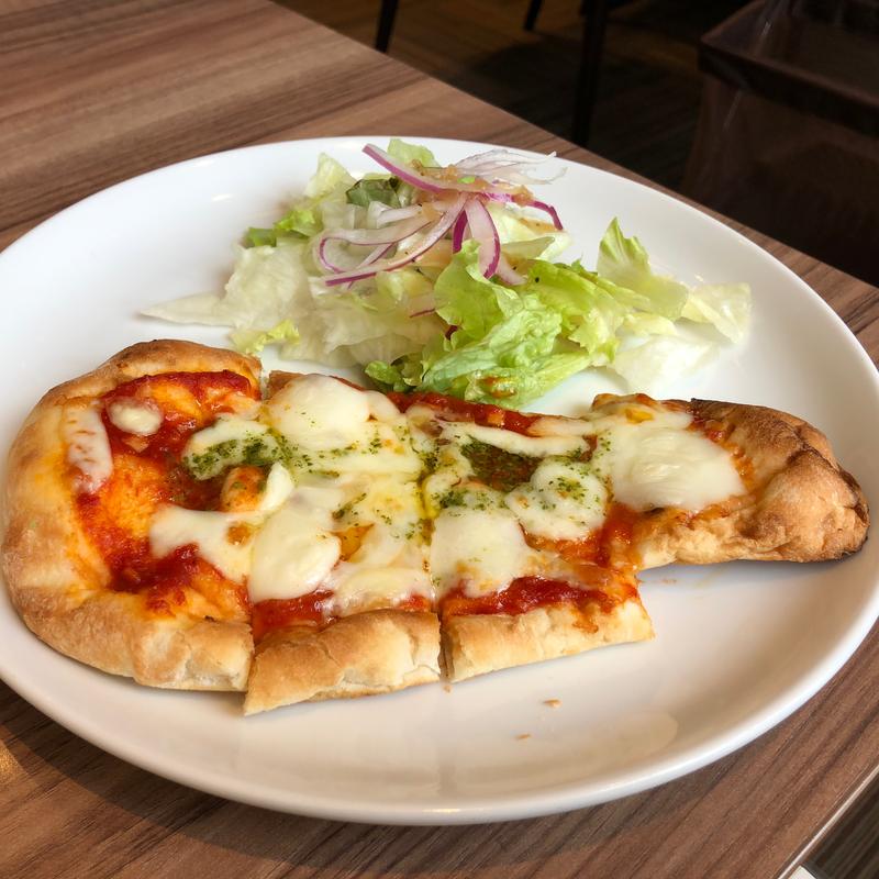 ふわふわナンのマルゲリータ(高倉町珈琲 三芳藤久保店)