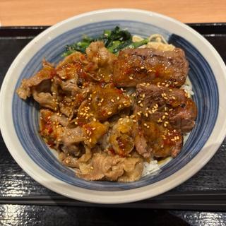 【二種盛り】カルビと厚切りハラミ丼(焼きたてのかるび 綾瀬駅東口店)
