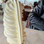 10段巻きソフトクリーム(マルカンビル大食堂)