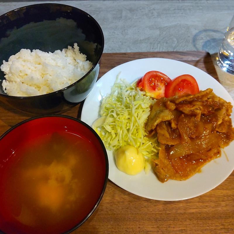 本日のハチトラランチ(ハチトラ食堂)