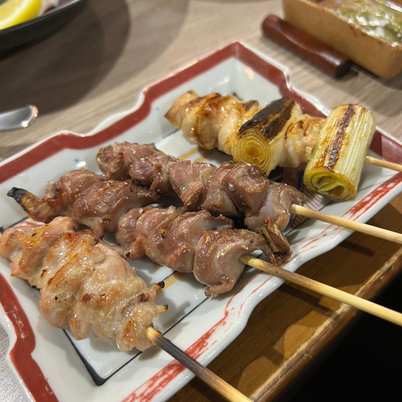 ねぎま ズリせせり(炭火焼鳥ハチイチ)