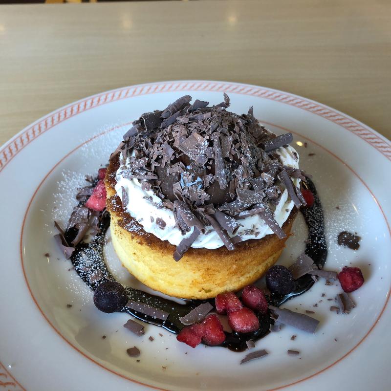 濃厚ショコラとベリーの窯焼きパンケーキ(ジョイフル八潮店)