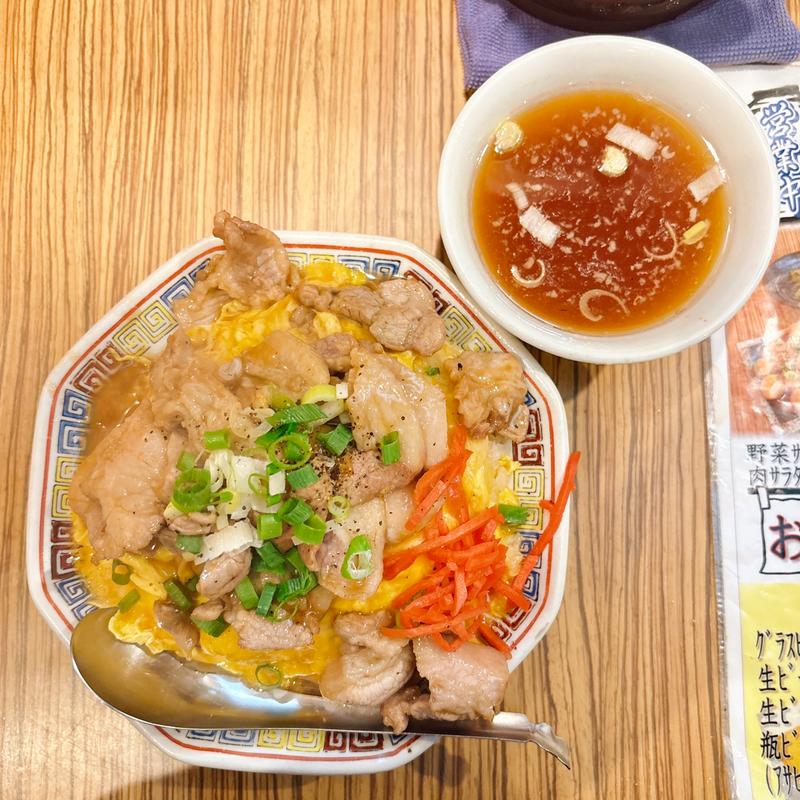 名物肉玉子炒飯(中華ダイニング たくみ)