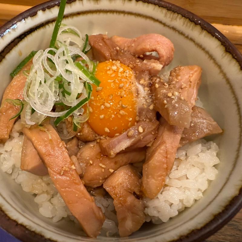 豚ヒレ肉のユッケ飯(自家製麺 純)