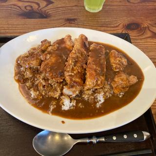 名物俺の肉カレー(肉食堂 最後にカツ )
