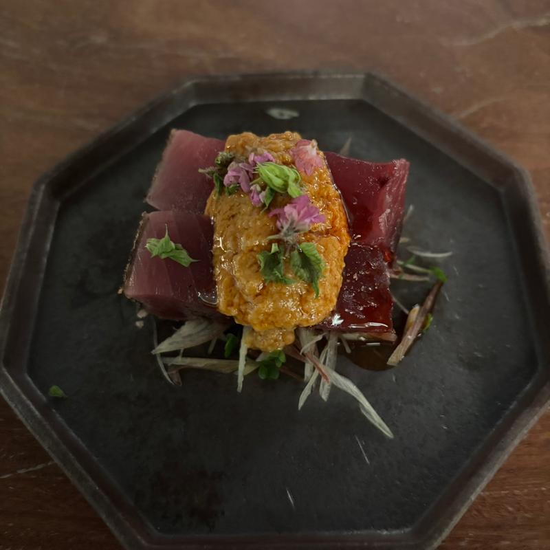 勝浦もち鰹のたたき　坦々ソース(PURE MEAT SHOP | COUNTER)